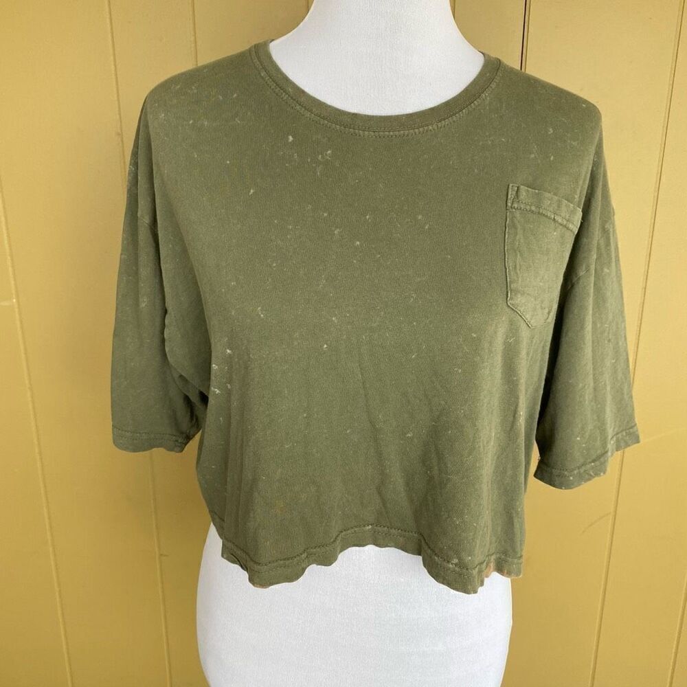 Bloom pop women S Crewneck short sleeve crop top olive green w/white dots
